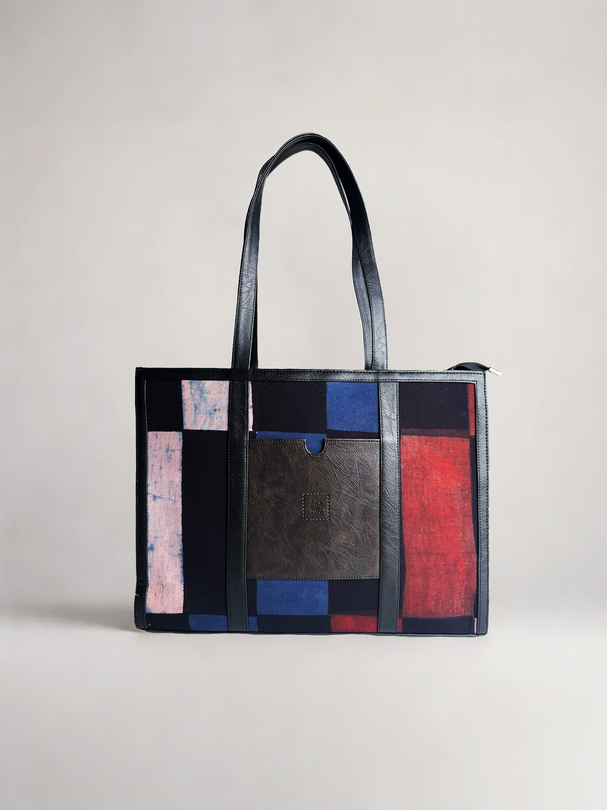 THE URBAN TOTE - GLOBAL EDITION
