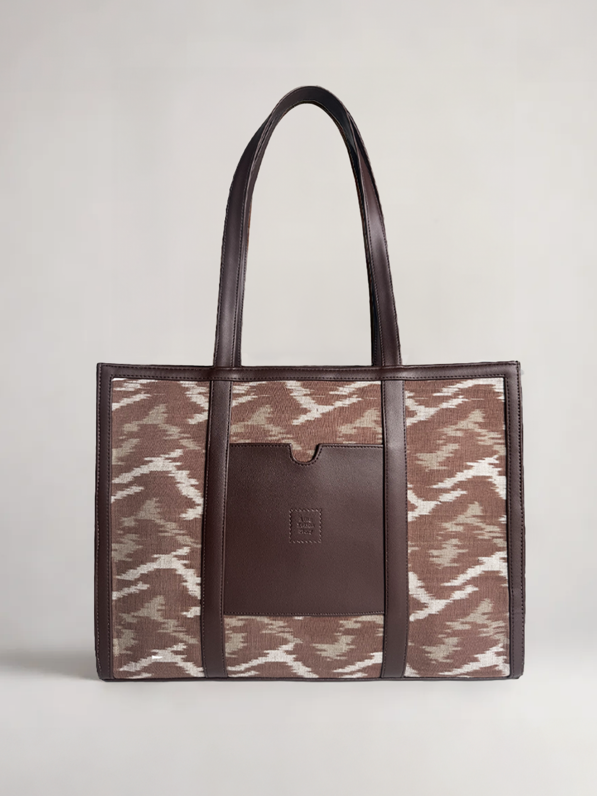 THE URBAN TOTE - GLOBAL EDITION