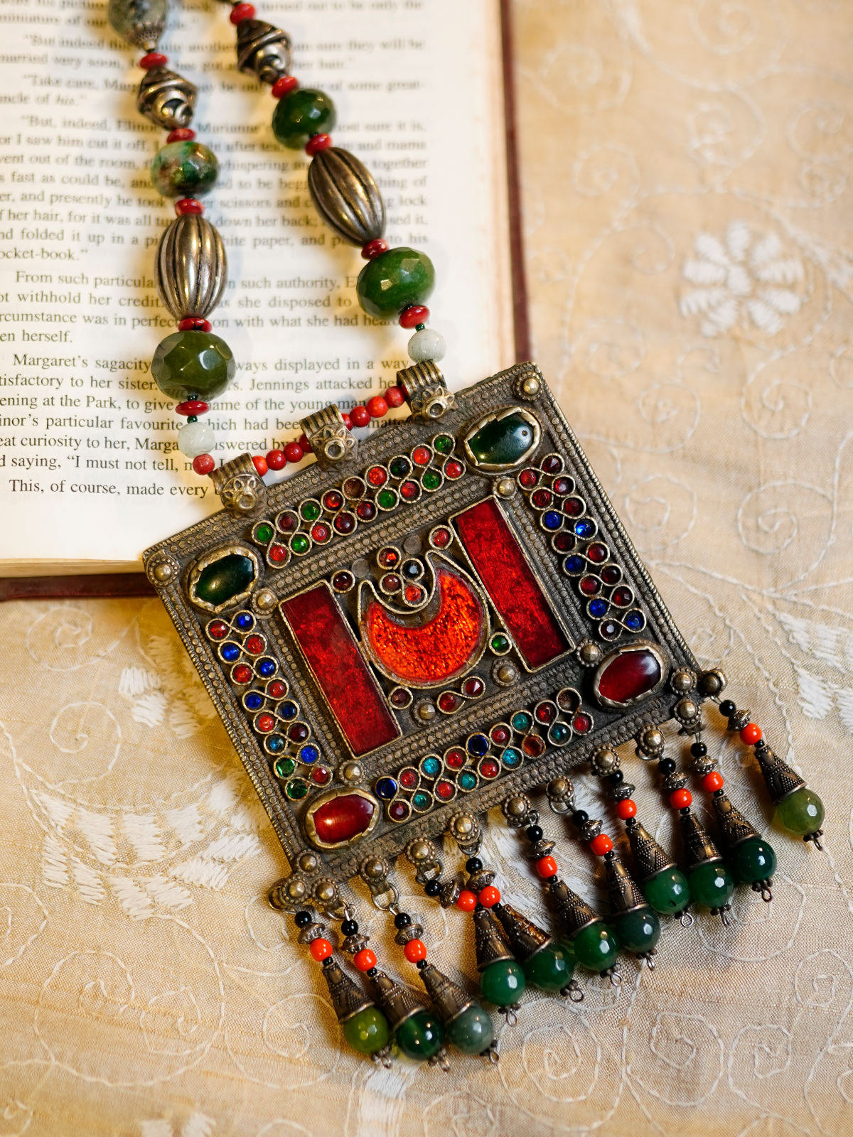 Qamar Necklace